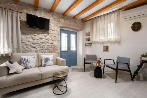 Exquisites Apartment im Herzen von Porec mit Meerblick, nur 150 Meter zum Strand