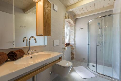 Idyllisches istrisches Steinhaus mit Whirlpool, Tischtennis, Grill und klimatisierten Schlafzimmern