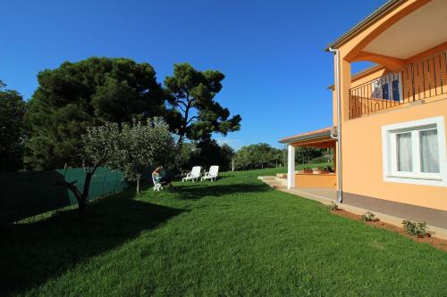 Charmantes Ferienhaus mit Meerblick, 2 Fahrraeder, Grill, privater Balkon, Waschmaschine