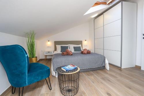 Modernes Apartment nur 250 Meter zum Strand mit privatem Balkon, Grill, WiFi