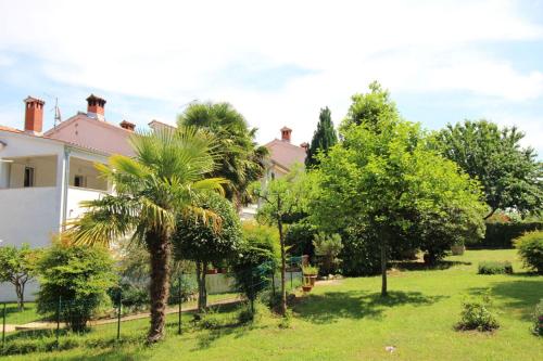 Helles Apartment nur 350 Meter zum Strand mit privatem Balkon und Meerblick