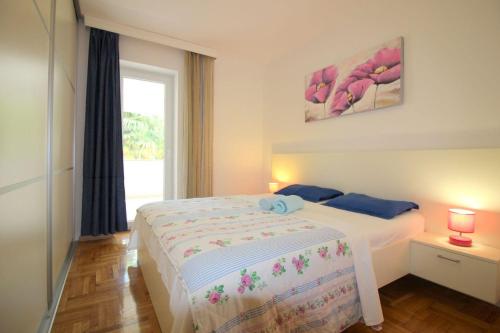 Helles Apartment nur 350 Meter zum Strand mit privatem Balkon und Meerblick