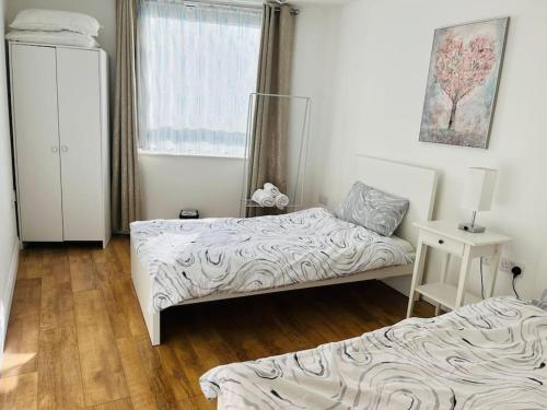 Gallery image of Bright and calm apartment - Watford in Watford