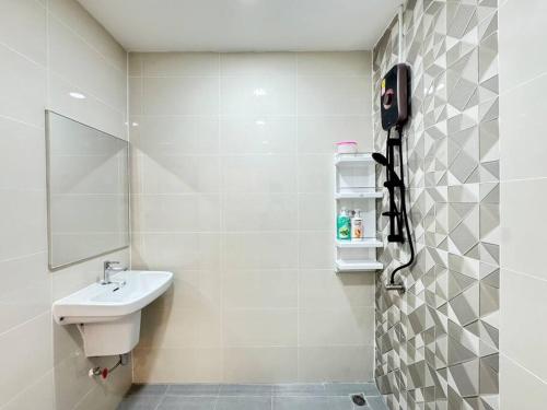 Ένα μπάνιο στο MIQ HK256 5BR MRT Ratchada and HuaiKhwang