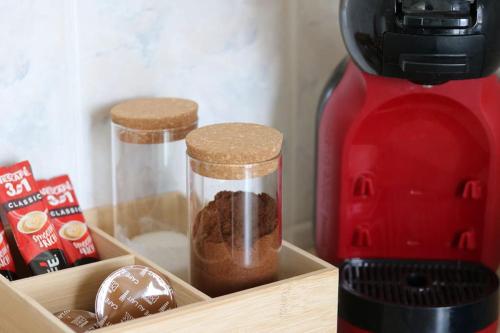 Kemudahan buat kopi dan teh di Apartment NiL