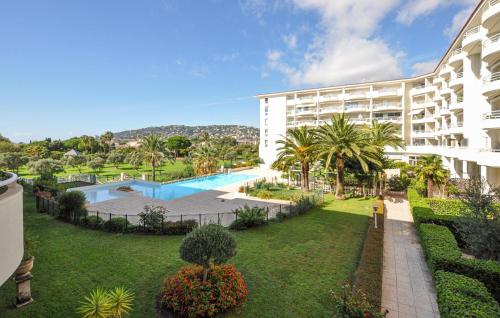 Awesome Apartment In Antibes With Wifi