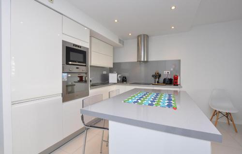 Beautiful Apartment In Antibes With Wifi