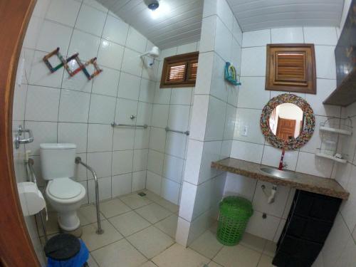 Bilik mandi di Casa Temporada Coqueiro