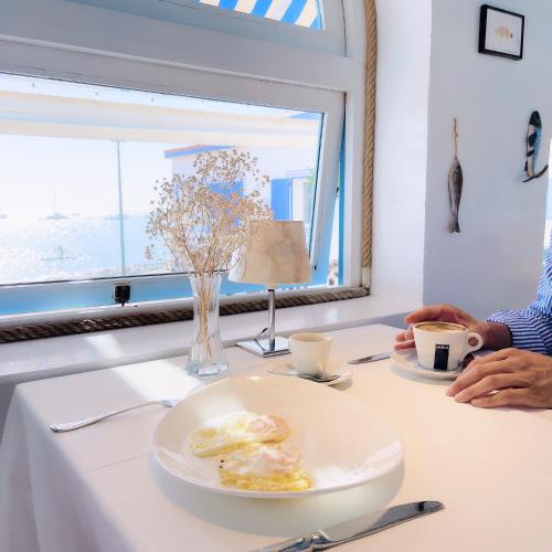 Jídlo v hotelu nebo okolí