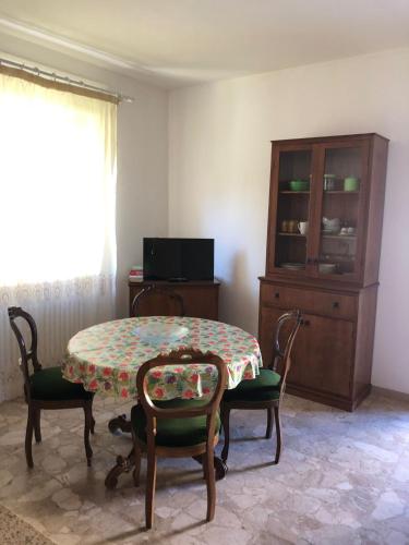 Μια τηλεόραση ή/και κέντρο ψυχαγωγίας στο Il Lupo e la Volpe