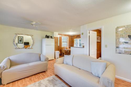 Dapur atau dapur kecil di Secluded Lakefront Gem on 300 Acres in Webster