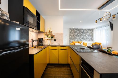 Dapur atau dapur kecil di Enchantress'Apartment Designed By CM