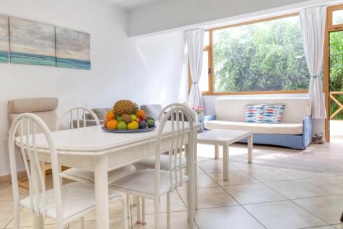 Casa Cris - Beach House next to Playa Grande By Lanzarote Vacation Homes