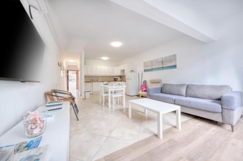 Casa Cris - Beach House next to Playa Grande By Lanzarote Vacation Homes