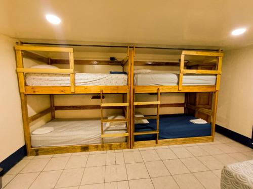 Hostal El Rioにあるベッド