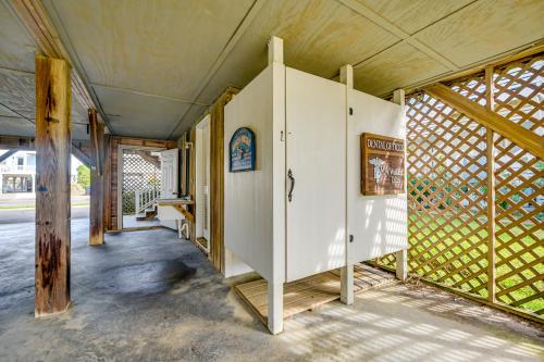 Φωτογραφία από το άλμπουμ του Home on Ocean Isle Beach with Catwalk and Deck σε Ocean Isle Beach