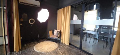 Η κουζίνα ή μικρή κουζίνα στο The Chapter One Lifestyle Condo