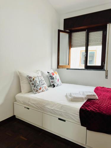 Letto o letti in una camera di Natalie's tiny house- 6 minutes from the beach!