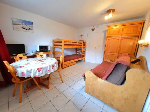 Studio confortable au pied des pistes, balcon Sud-Ouest, centre des Menuires, 3 pers - FR-1-452-284