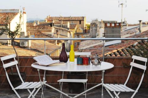 Appartement Vieille ville 55 m2 avec Terrasse 16m2 et 2chambres Vraie Climatisation