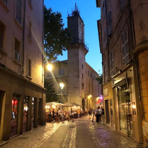 Appartement Vieille ville 55 m2 avec Terrasse 16m2 et 2chambres Vraie Climatisation