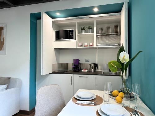 Piazza Vittorio Two-level Modern Apartment photo 11