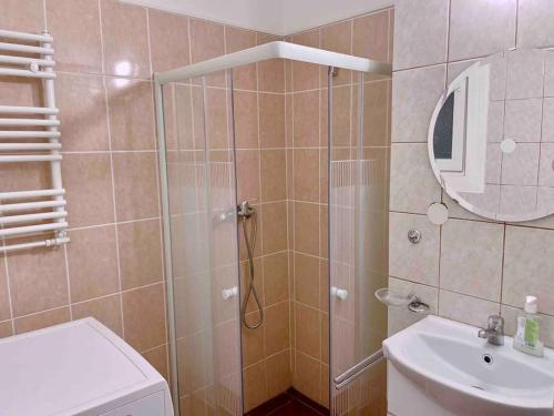 Clear and cozy apartment 21A 1083 Budapest, 105 Baross utca kép - 3