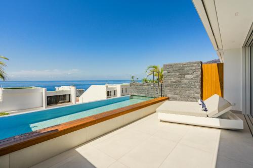 Aquasuites Luxury Apartament B06 at Los Gigantes