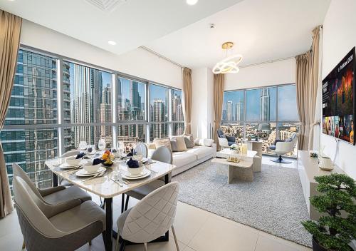 Magnificent 4 Bedroom Apartment, Bellevue Tower