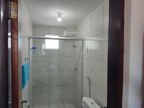 Ένα μπάνιο στο Apartamento Completo (Praia do Poço - Próximo ao Lovina)