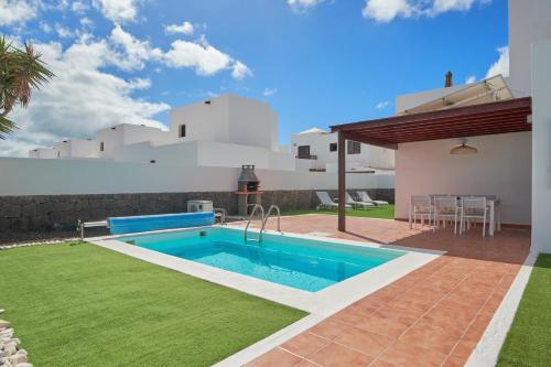 Casa Nolva Heated Pool