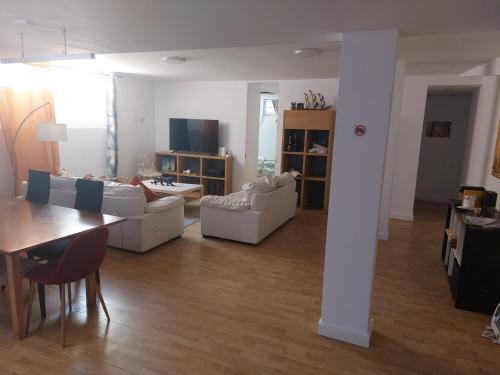 Quarto com wc privativa em Telheiras, Lisboa