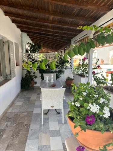 Gallery image of Marias Apartments in Vasiliká