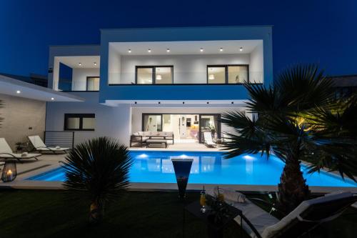 Luxury villa with a swimming pool Primosten - 23550