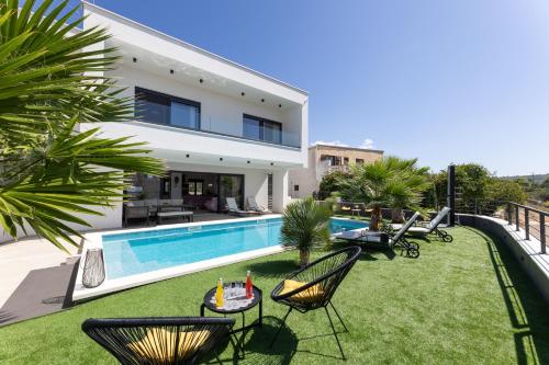 Luxury villa with a swimming pool Primosten - 23550