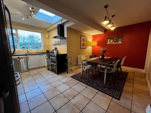 Kuchyň nebo kuchyňský kout v ubytování Ravens Heugh, Northumberland - sleeps 6