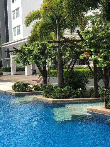 Πισίνα στο ή κοντά στο Meridin Bayvue - Bayvue Homestay Pasir Gudang