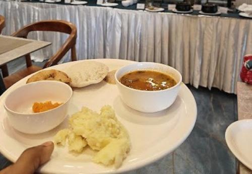 Đồ ăn tại/gần khách sạn