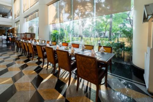 Εστιατόριο ή άλλο μέρος για φαγητό στο Century Park Hotel