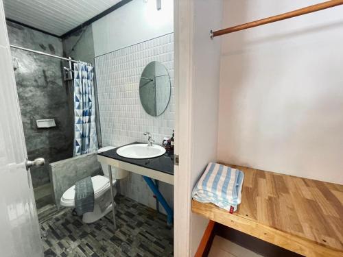 Φωτογραφία από το άλμπουμ του Mookboonchu Guesthouse ,Kohmook Trang σε Ko Mook