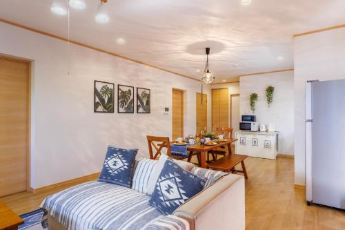 新規オープンセール ビーチ徒歩7分 恩納村長期滞在 観光におすすめ A Blue house
