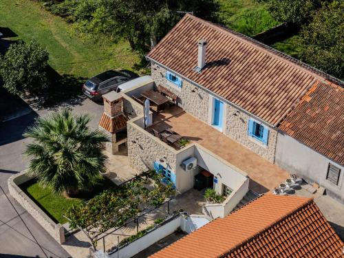 Holiday home "Heritage Stone House" - by TA Leut Agency