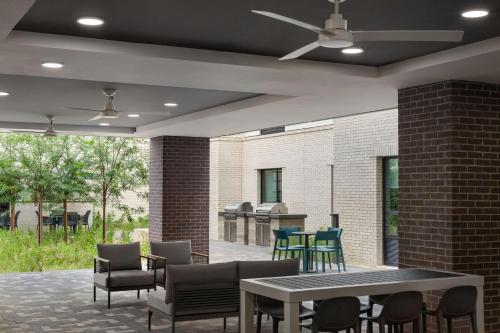 Hampton Inn Austin East Side Image