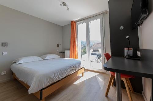 Postel nebo postele na pokoji v ubytování Chambre single à louer dans une colocation