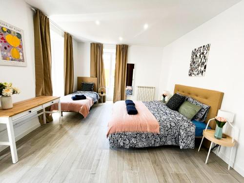 Madrid Private Rooms - Ferrer