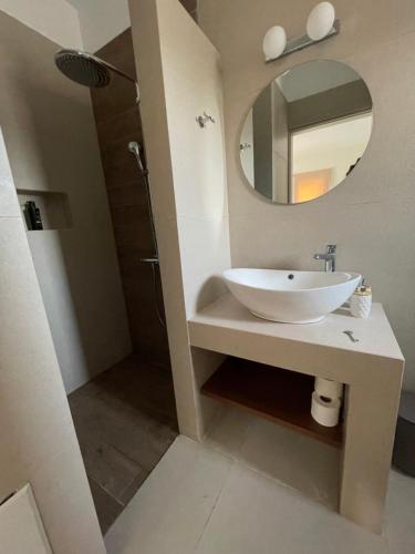 Koupelna v ubytování Tamaris Suites