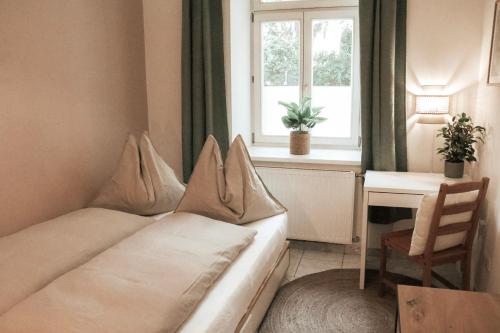 Cozy and charming apartment near city centre with 2 bathrooms