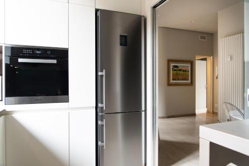 Youhosty - Chinatown Bright and Luxury Apartment