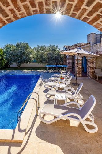 Villa Bosco in Medulin with sea view and private pool only 300 meters from the beach