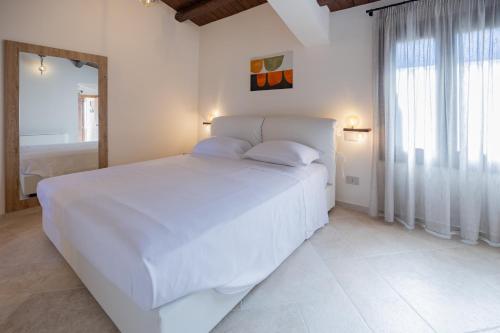 One-Bedroom Deluxe Apartment